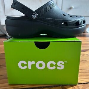 Black Crocs platform Clog